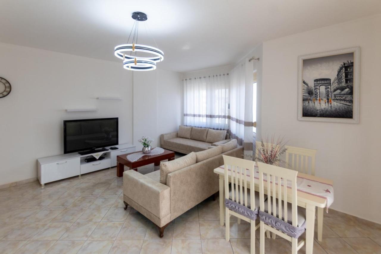 Spacious 2 Bedroom Apartment In Durres Beach Exteriér fotografie