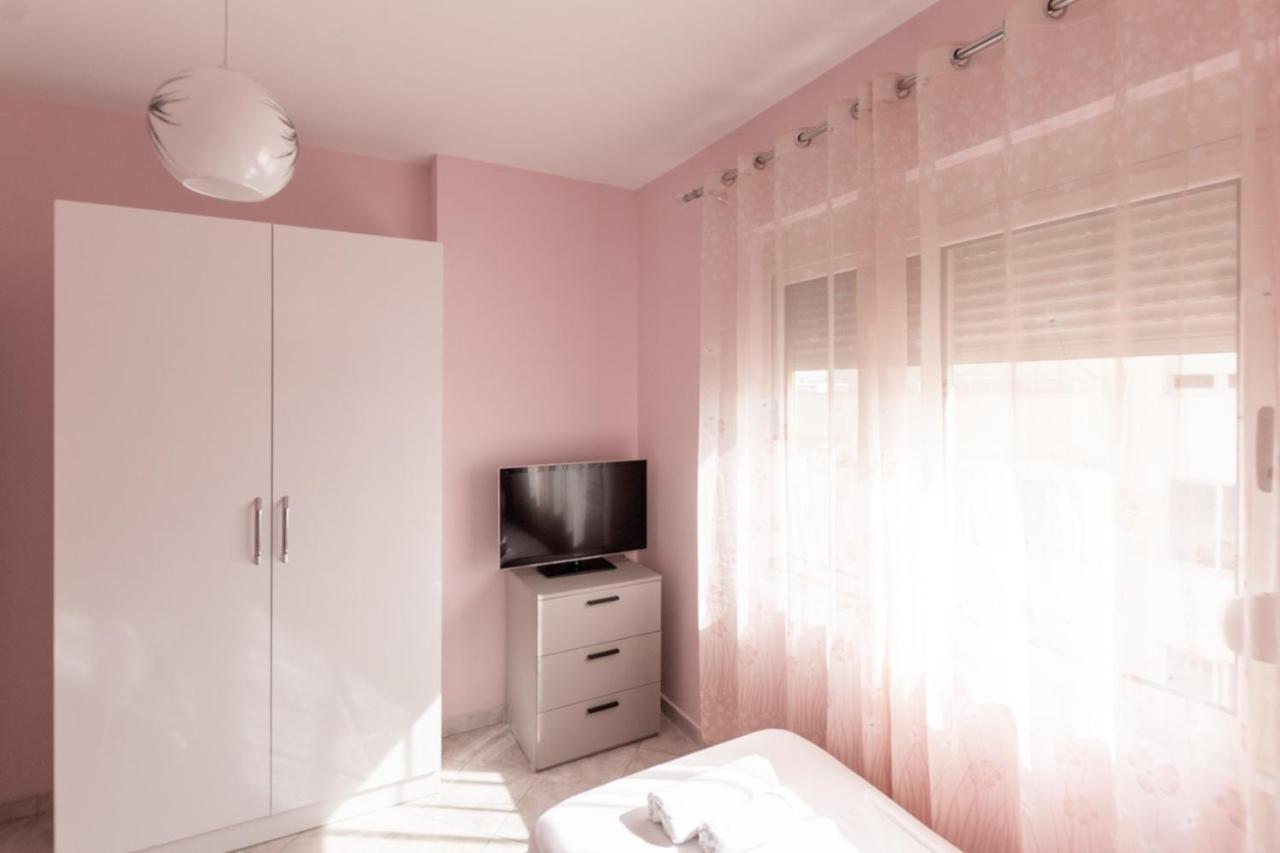 Spacious 2 Bedroom Apartment In Durres Beach Exteriér fotografie